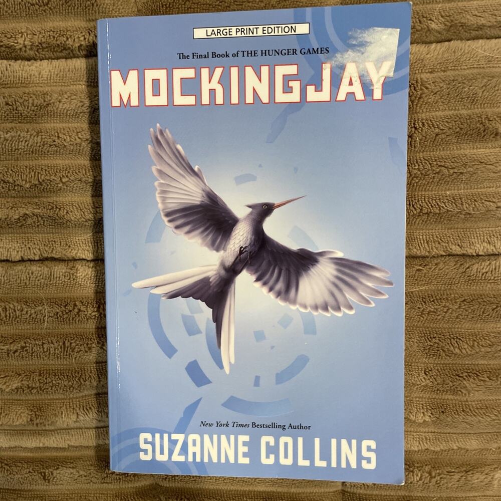 MOCKINGJAY by Suzanne Collins 2012 Scholastic LARGE PRINT trade paperback